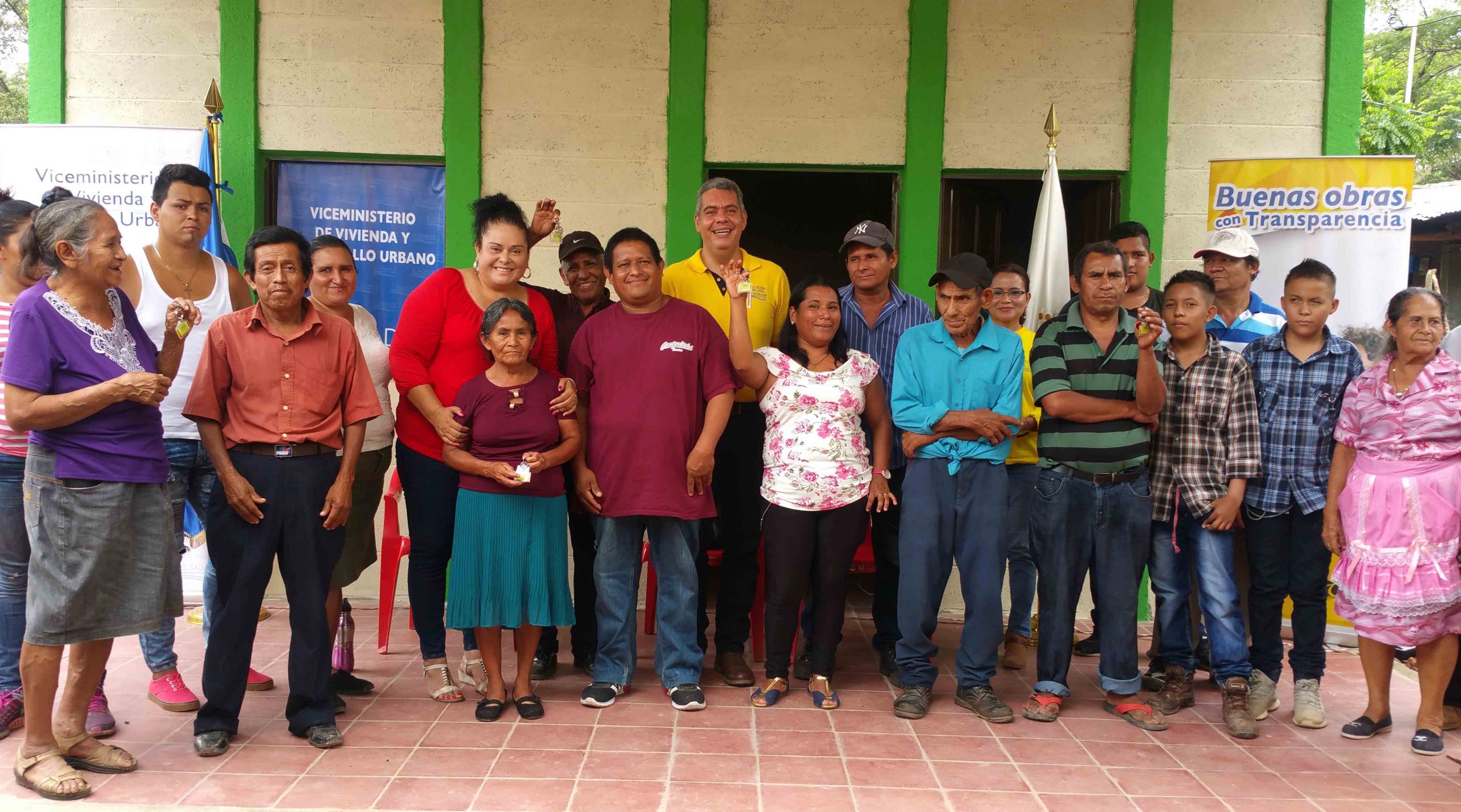 Familias de Suchitoto reciben viviendas de desarrollo progresivo 